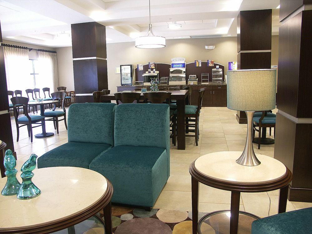 Holiday Inn Express & Suites - Cleveland Northwest By Ihg Buitenkant foto