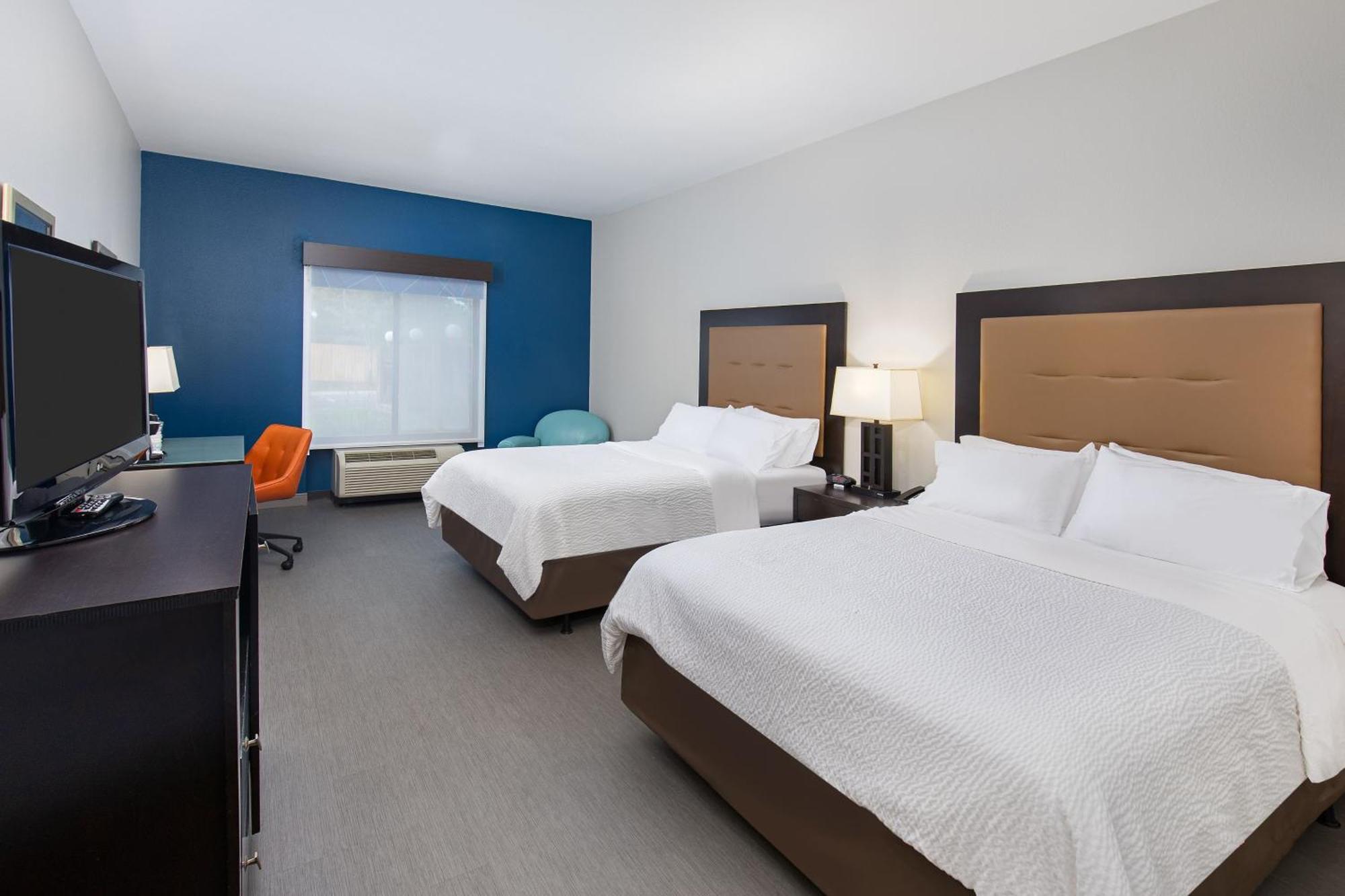 Holiday Inn Express & Suites - Cleveland Northwest By Ihg Buitenkant foto