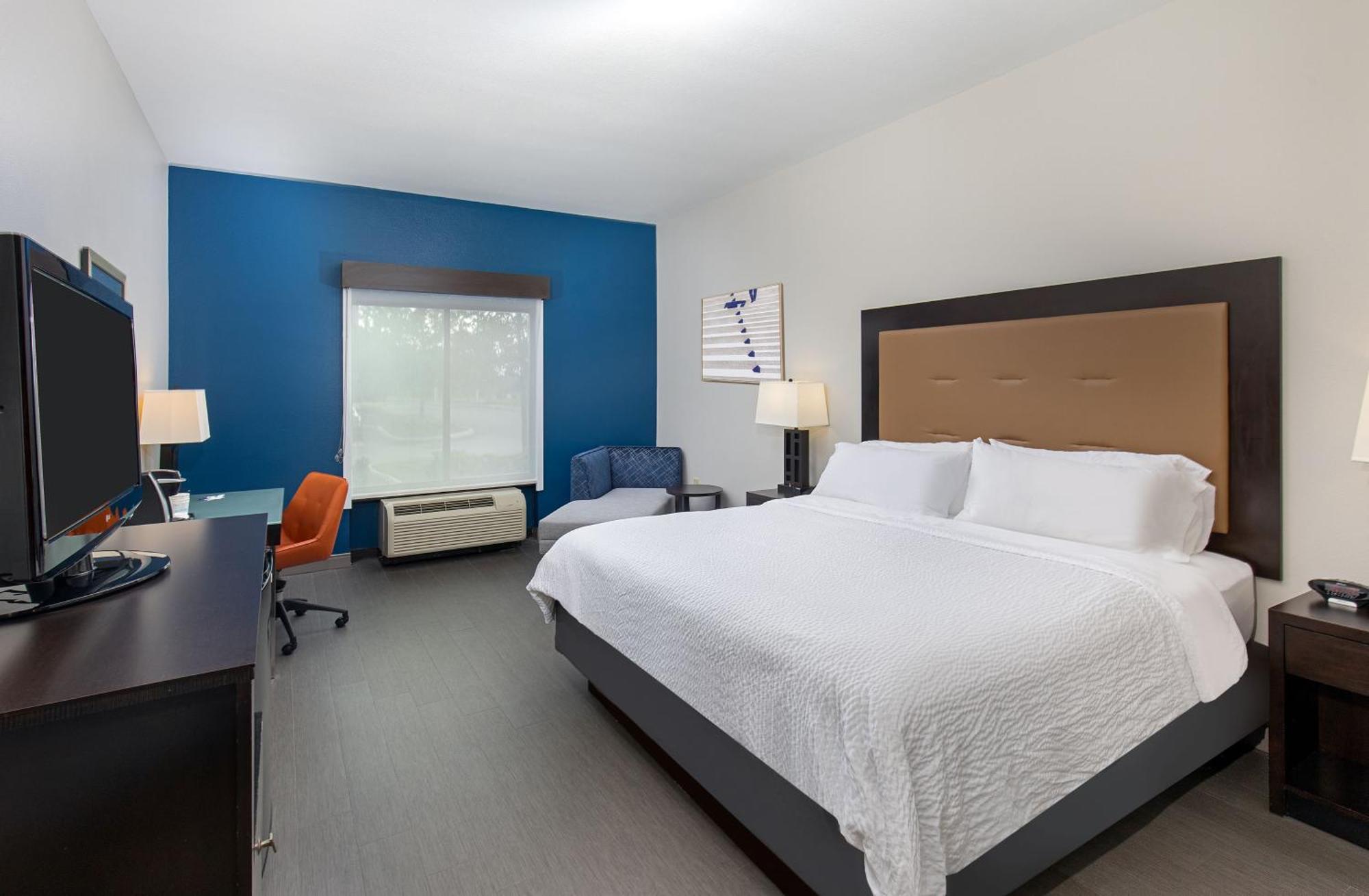 Holiday Inn Express & Suites - Cleveland Northwest By Ihg Buitenkant foto