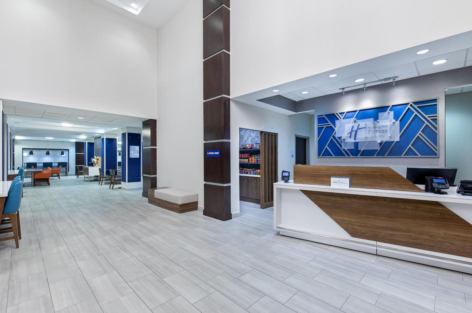 Holiday Inn Express & Suites - Cleveland Northwest By Ihg Buitenkant foto