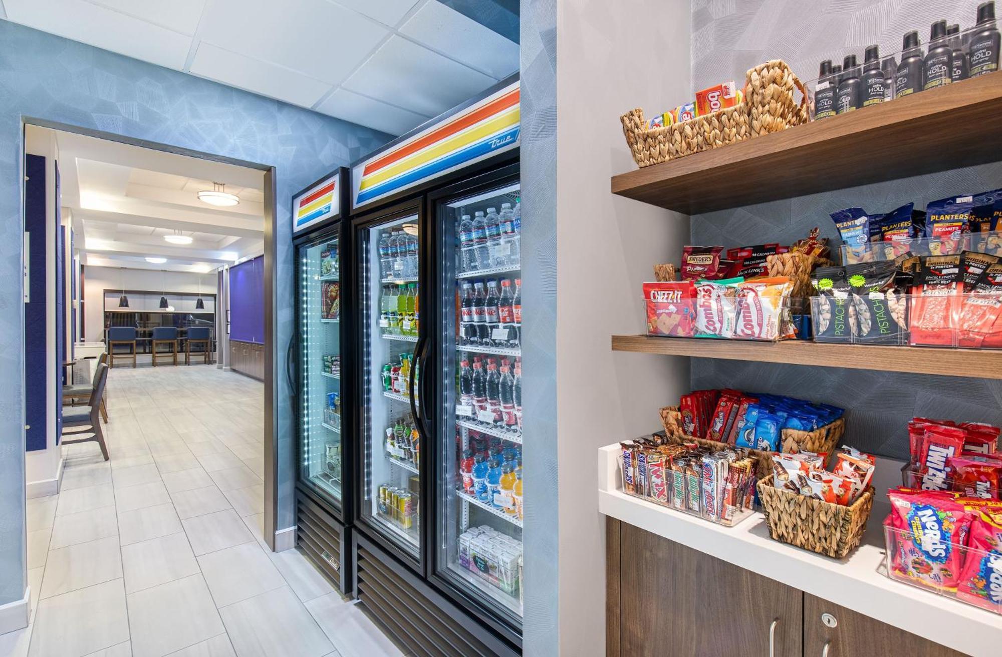 Holiday Inn Express & Suites - Cleveland Northwest By Ihg Buitenkant foto