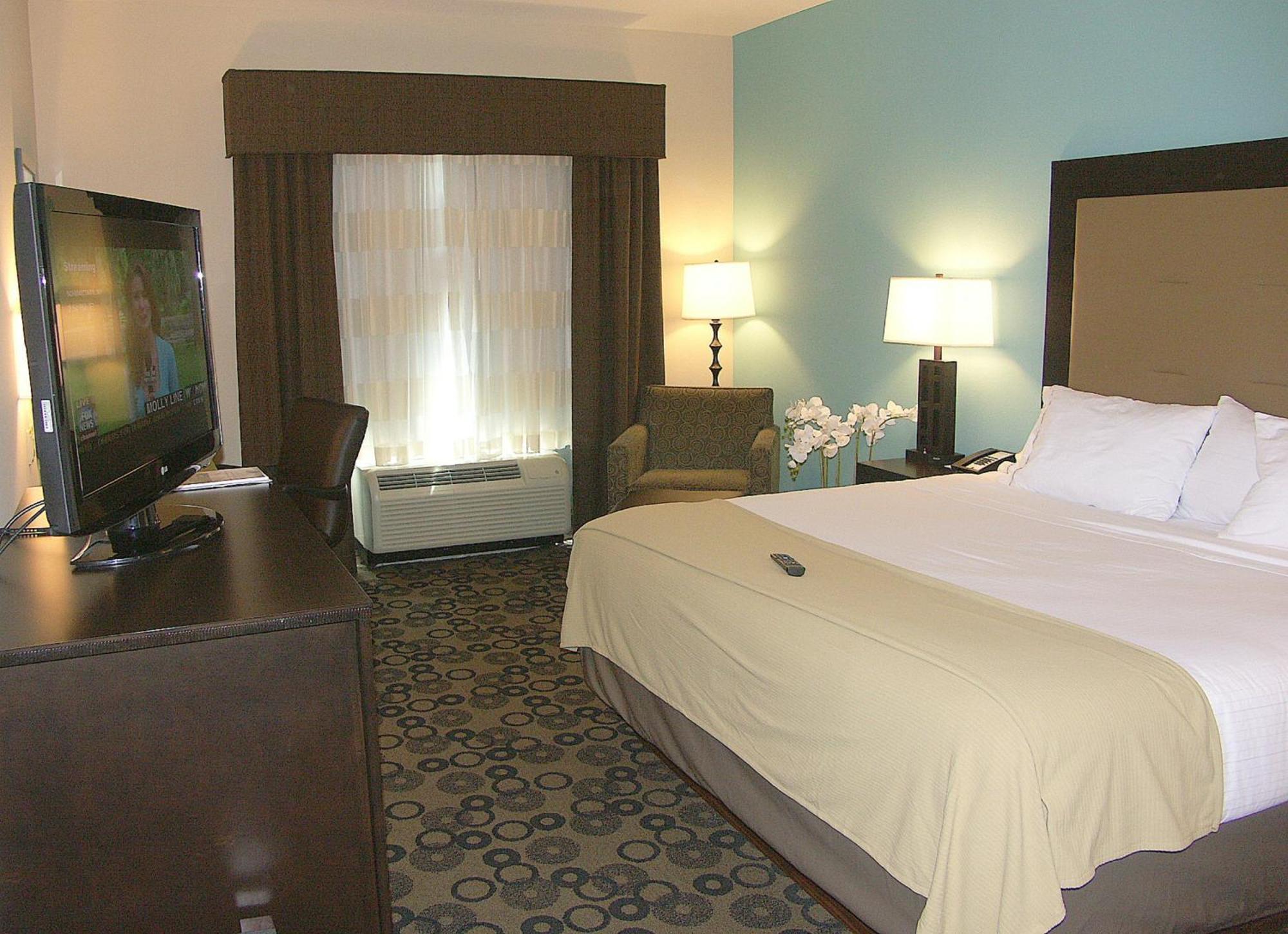 Holiday Inn Express & Suites - Cleveland Northwest By Ihg Buitenkant foto