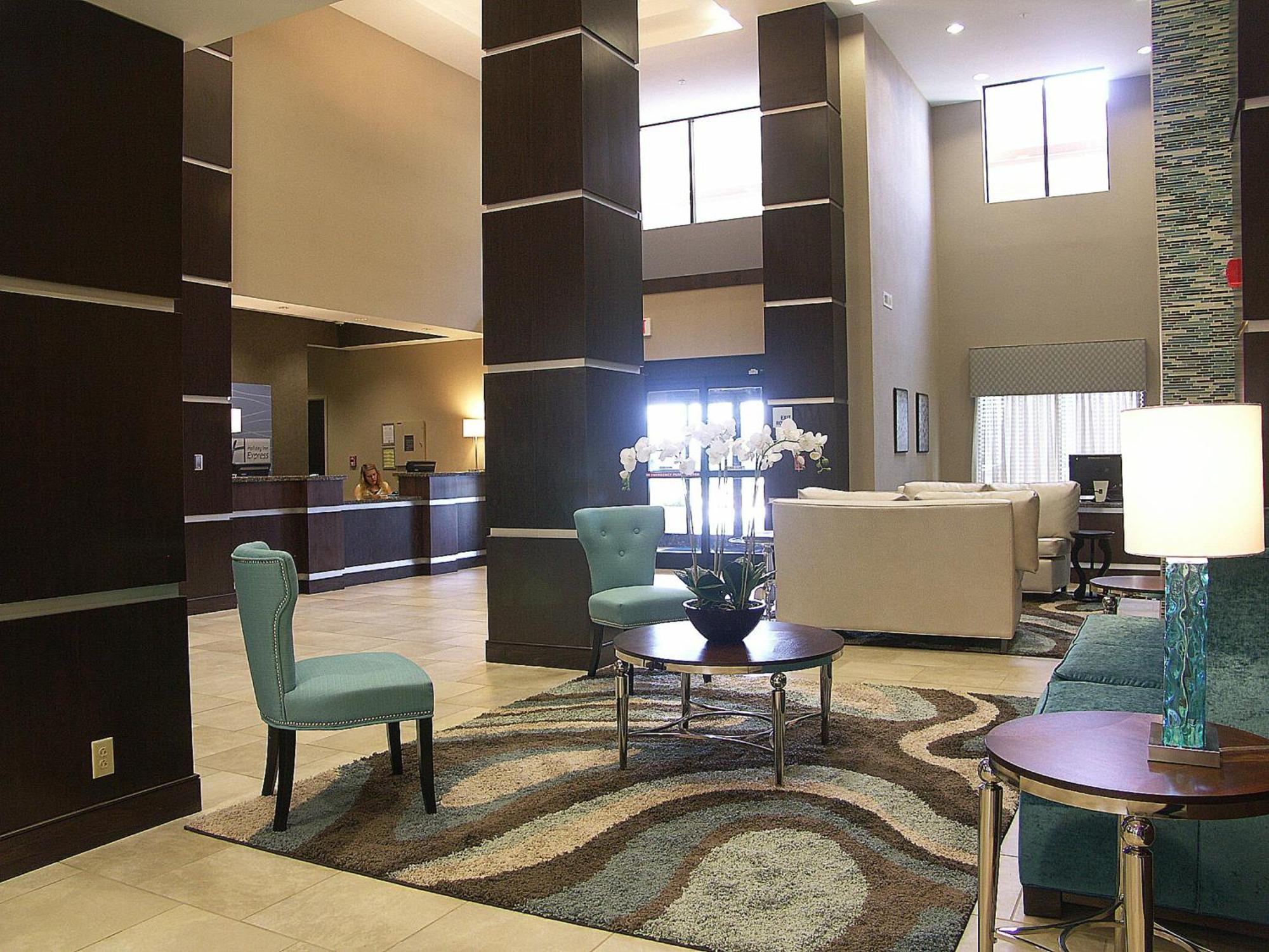 Holiday Inn Express & Suites - Cleveland Northwest By Ihg Buitenkant foto