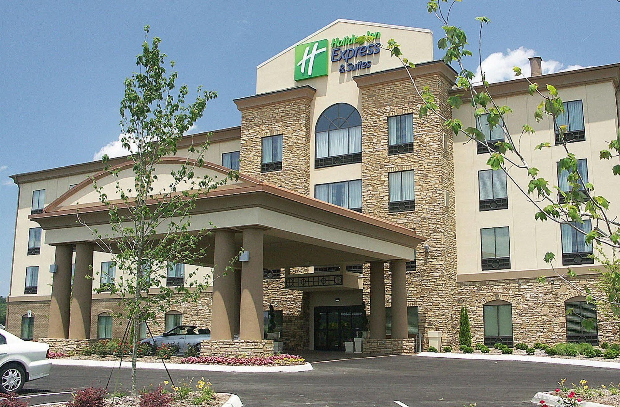 Holiday Inn Express & Suites - Cleveland Northwest By Ihg Buitenkant foto