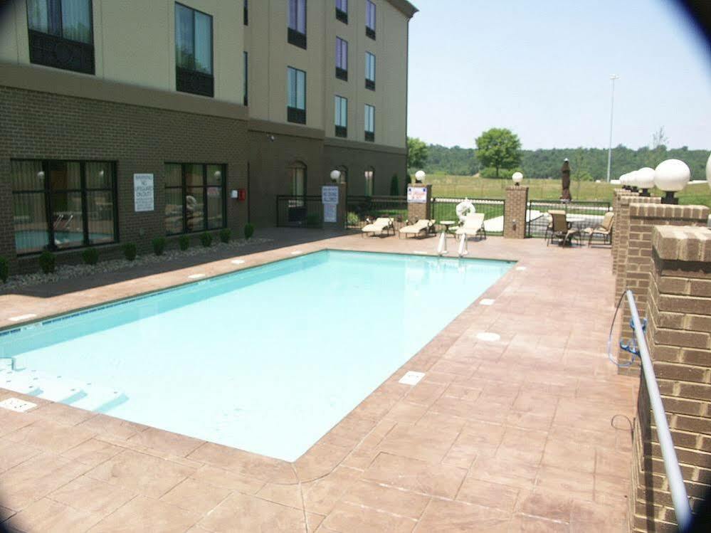 Holiday Inn Express & Suites - Cleveland Northwest By Ihg Buitenkant foto
